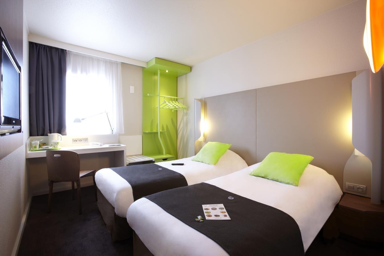 Campanile Saint-Germain-En-Laye Hotel Exterior photo